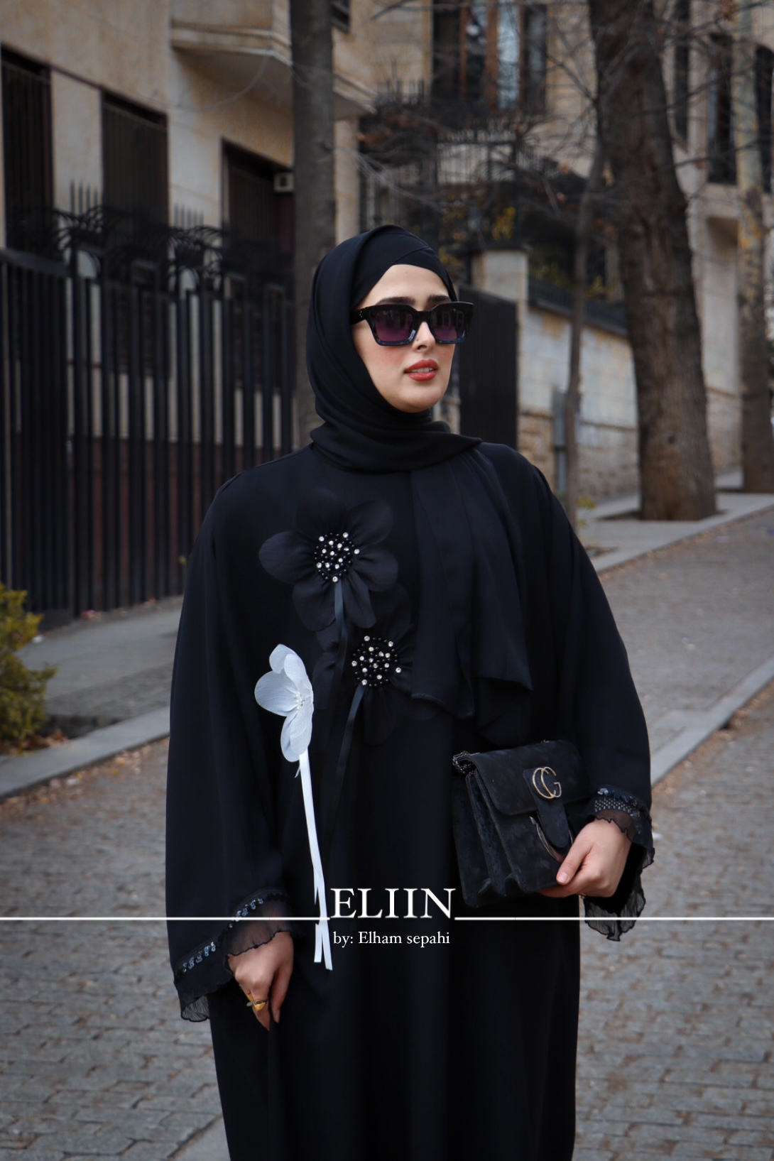 عبای زنانه مجلسی عبای گلسان کرپ اندونزی گلهای برجسته کاردست جلو بسته